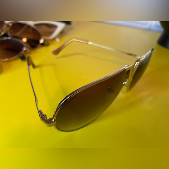 Gold Aviators V Frame - Picture 4 of 7